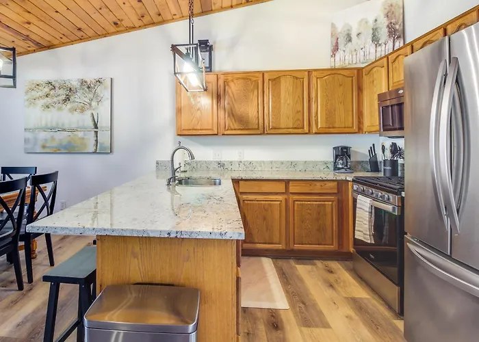 Walk To Park: Family-friendly Show Holiday home *