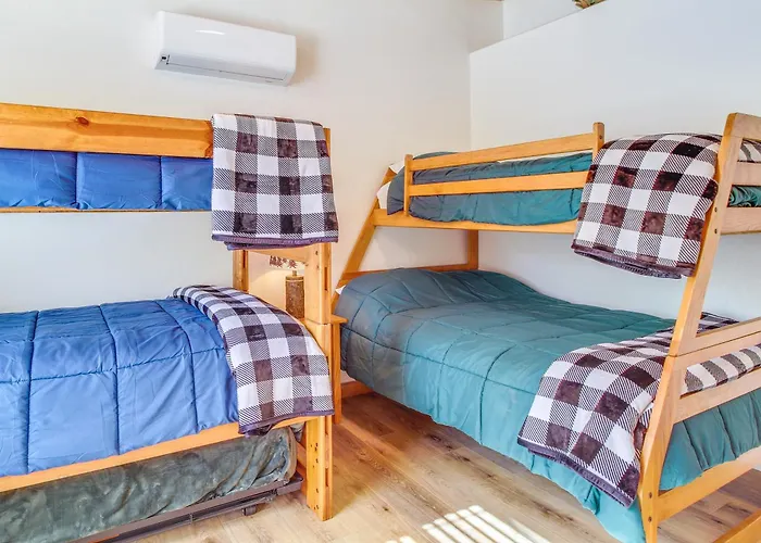 Holiday home Walk To Park: Family-friendly Show Show Low